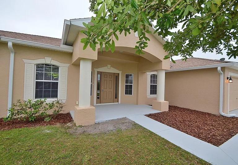 12 Lamar Ln — Photo 2