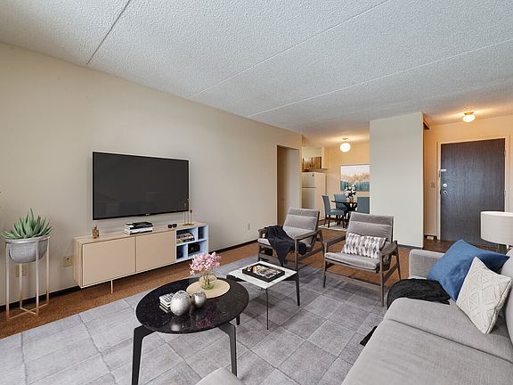 2nd image of 34 Kleisinger Cres #2fd8999ce