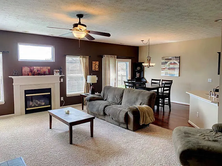 5201 Stable Dr — Photo 4
