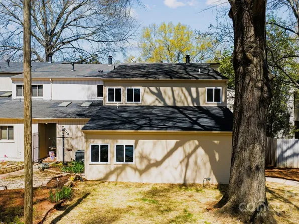 7906 Horse Chestnut Ln, Charlotte, NC 28277