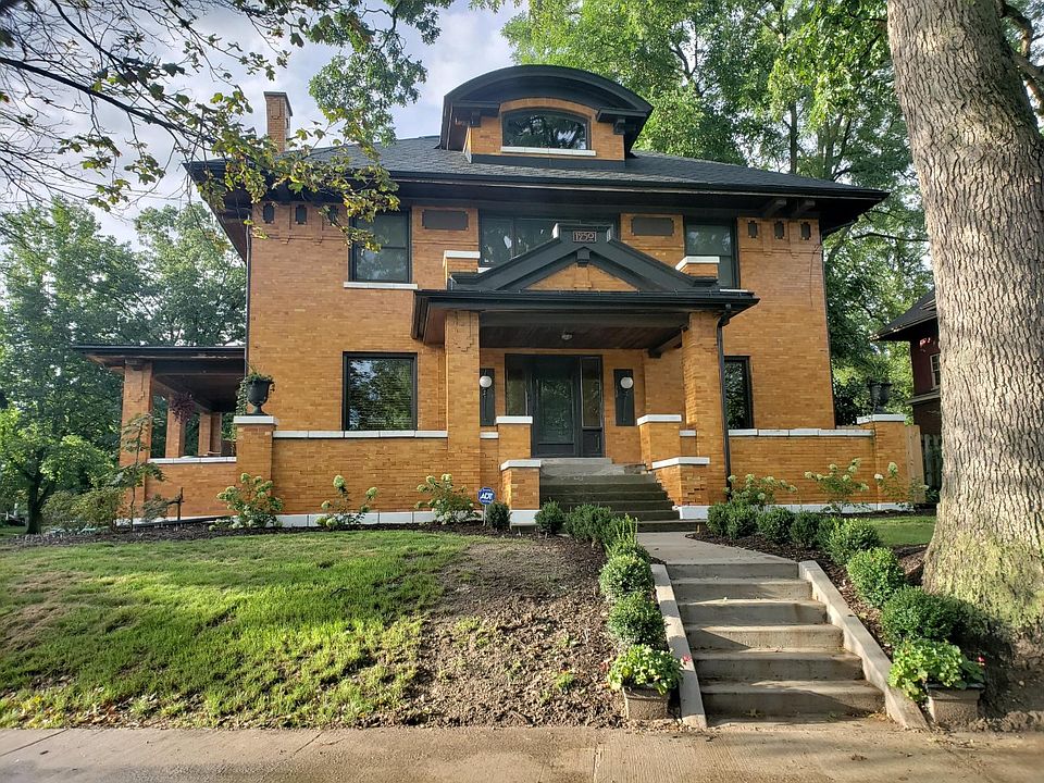 1st image of 1250 Lake Dr SE