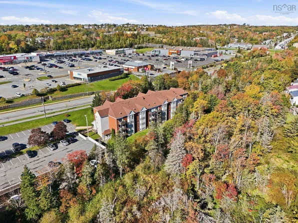 137 Forest Hills Pkwy #9, Cole Harbour, NS B2W 4V6