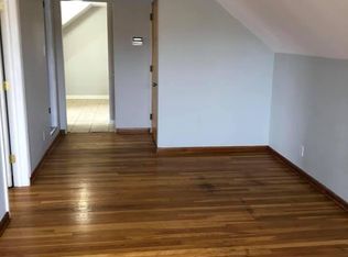 10 W 10th Ave, Naperville, IL 60563