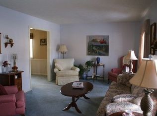 1312 Holsworth Ln, Louisville, KY 40222