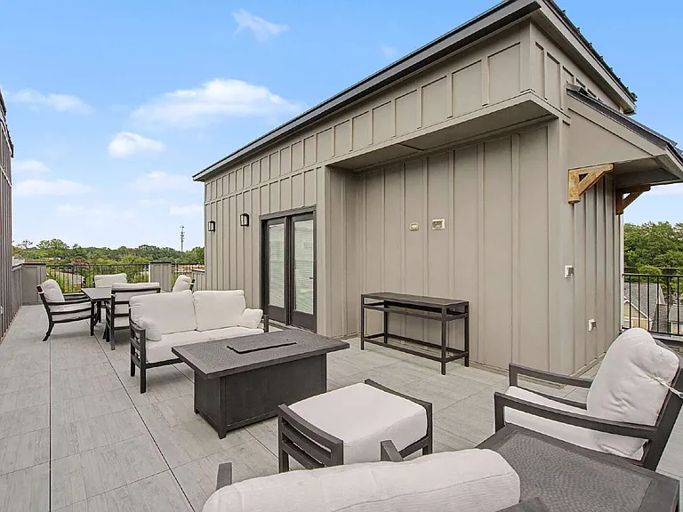 163 Park St — Photo 1