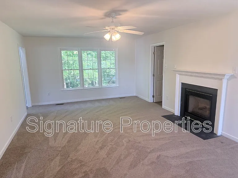 12521 Hillgate Ln — Photo 8