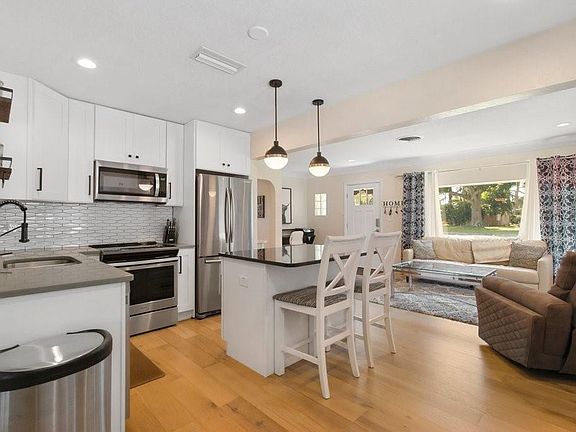 5th image of 665 Villa Grande Ave S
