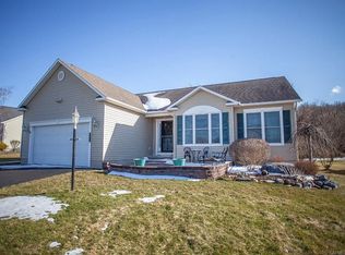 1025 Whisper Ridge Dr, Chittenango, NY 13037