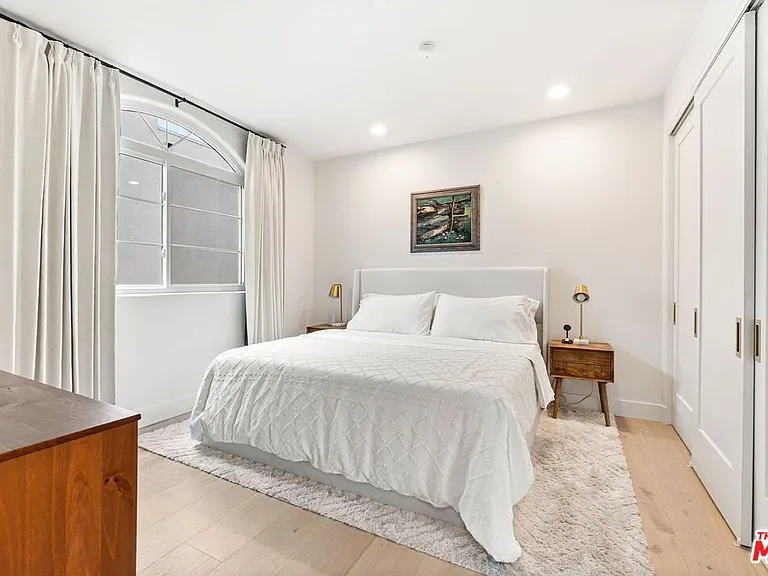 1182 Wellesley Ave #401 — Photo 33