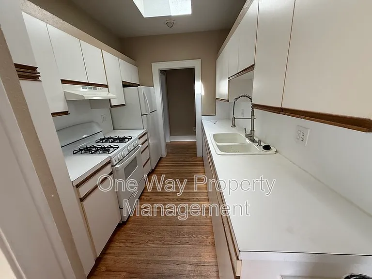 804 11th St #1 — Photo 5