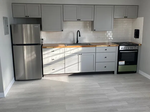 821 W Greenwood Ave #1, Waukegan, IL 60087