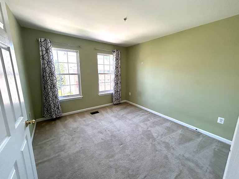 112 Longpoint Way — Photo 7