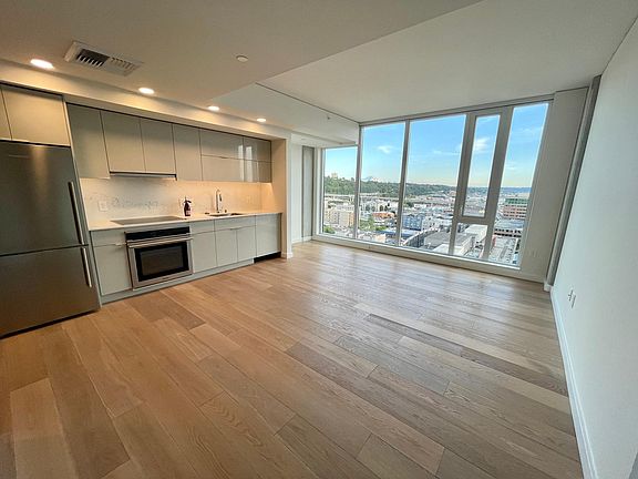 1606 Interior, check out the beautiful view!