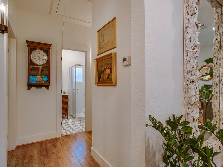 216 N Waverly Dr — Photo 16