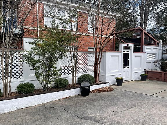 4th image of 601 S Waccamaw Ave