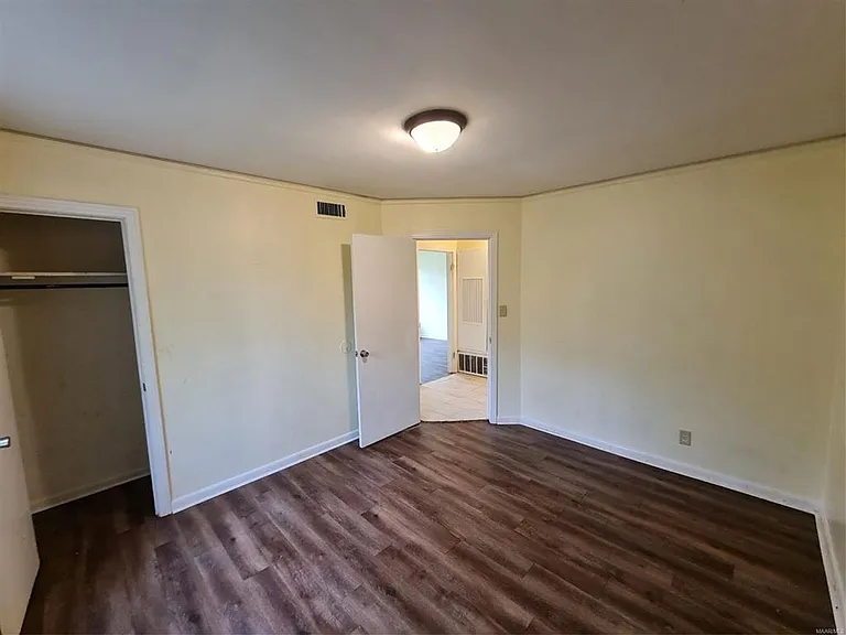1220 Lynwood Dr — Photo 21