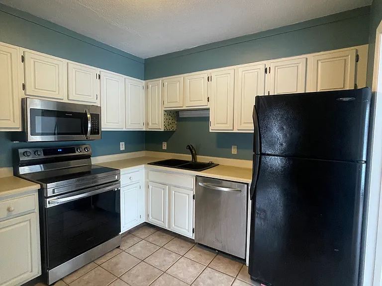 254 Ledgewood Cir #103 — Photo 14