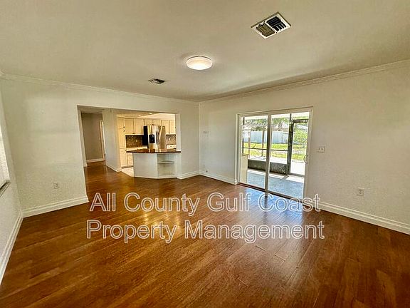 3rd image of 1612 53rd Avenue Dr E