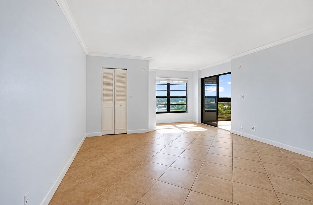 2206 S Cypress Bend Dr, photo 5