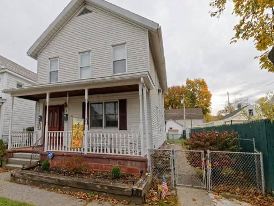 1st image of 3 1st St #1