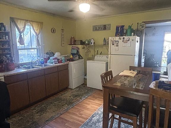 2nd image of 1058 Magic Rd