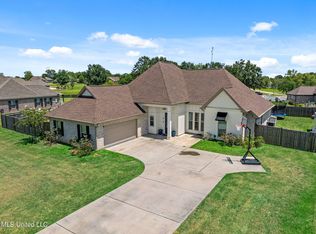 10 Bellmeade Dr, Carriere, MS 39426