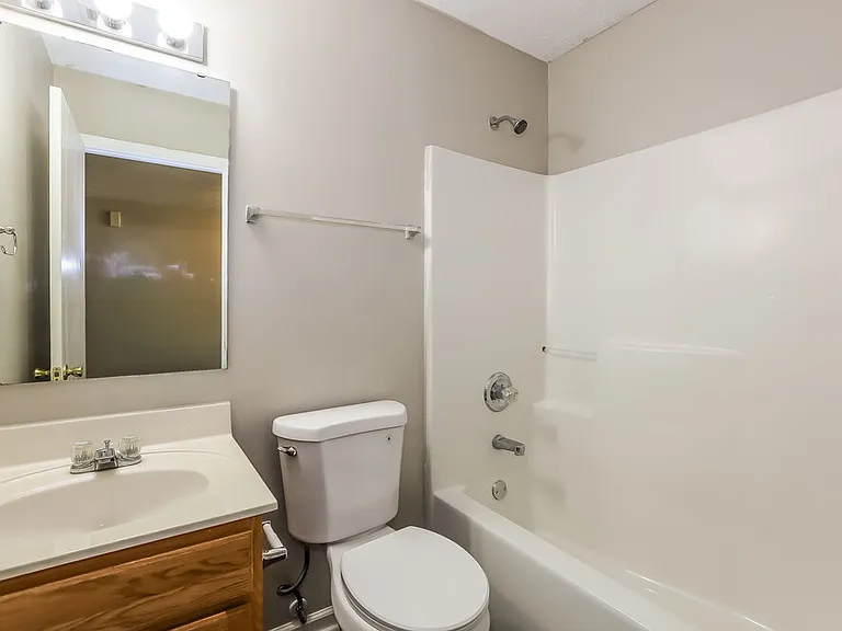 1083 Pine Ridge Way — Photo 14
