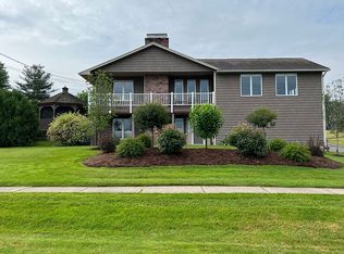 1A Holly Hills Dr, Cromwell, CT 06416