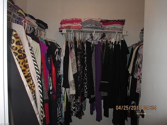 4th image of 7120 Village Dr #7120