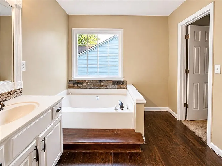 535 Arncliffe Ct — Photo 20