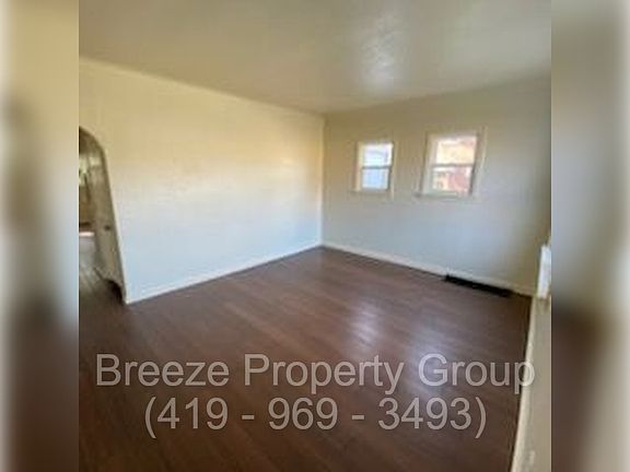 3rd image of 615 Cuthbert Rd