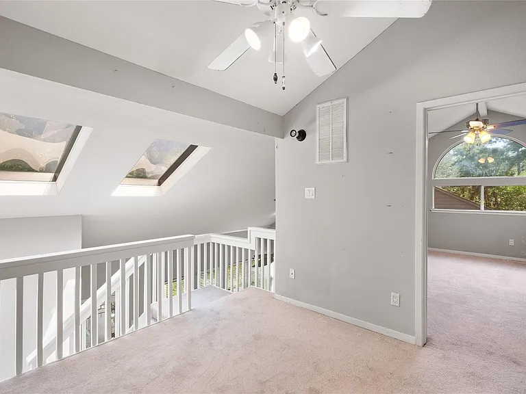 54 Sawmill Grove Ln — Photo 15
