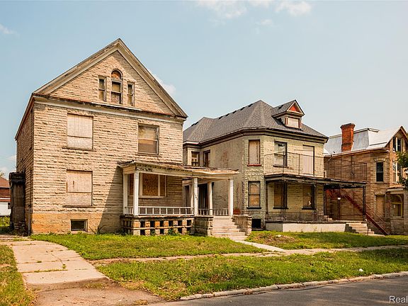 2nd image of 1582 Cadillac Blvd