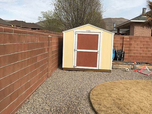 3rd image of 403 Wildwood Dr