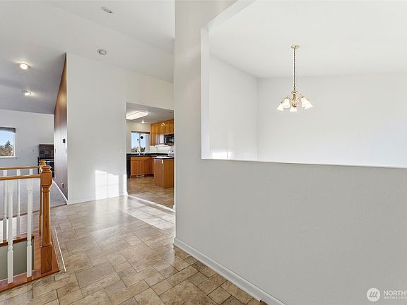 4th image of 340 SE Highland Park Drive