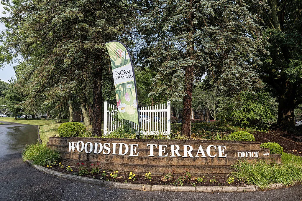 Woodside Terrace Apartments — Photo 2