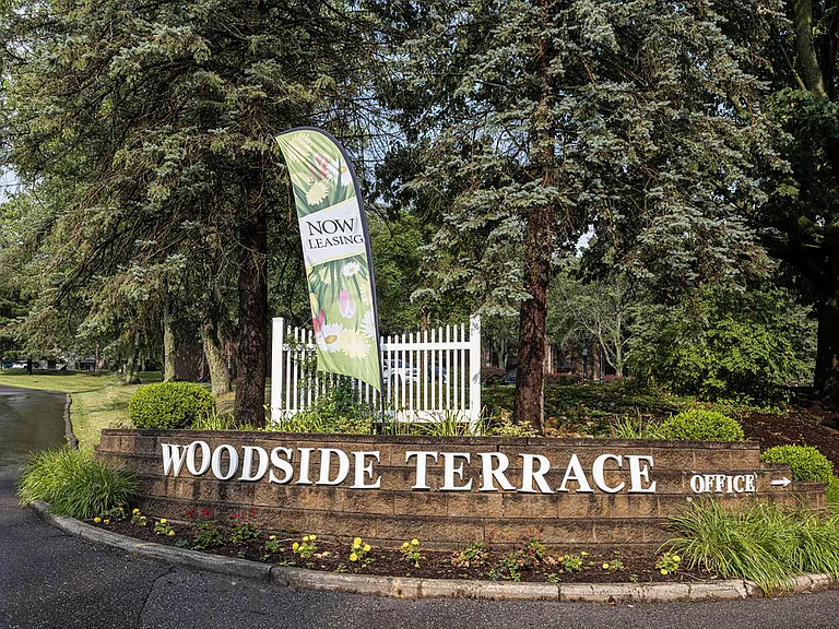 Woodside Terrace Apartments — Photo 2