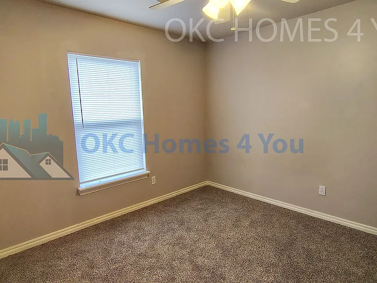 606 Garrison Ln — Photo 32