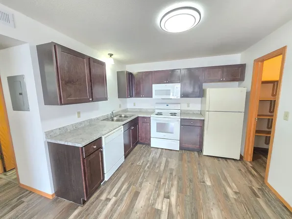 Pebble Creek Apartments - 5405, 5405 W 56th St #41, Sioux Falls, SD 57106