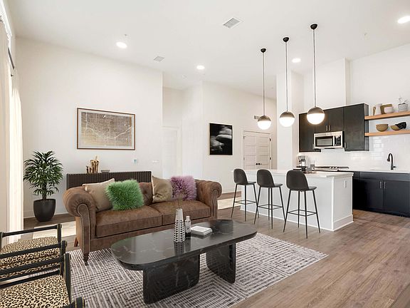 3rd image of 1300 40th St #837
