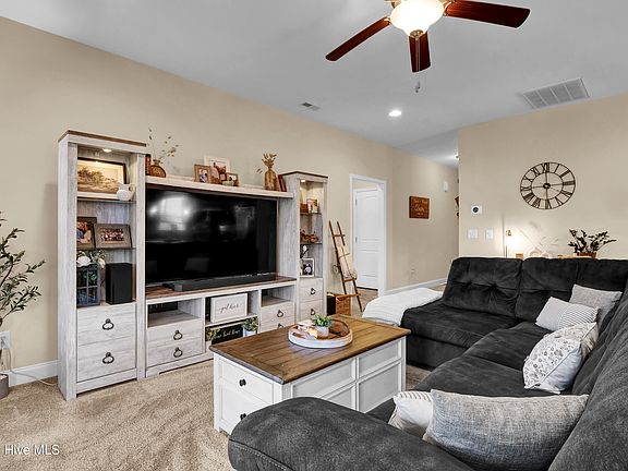 5th image of 102 Costa Court