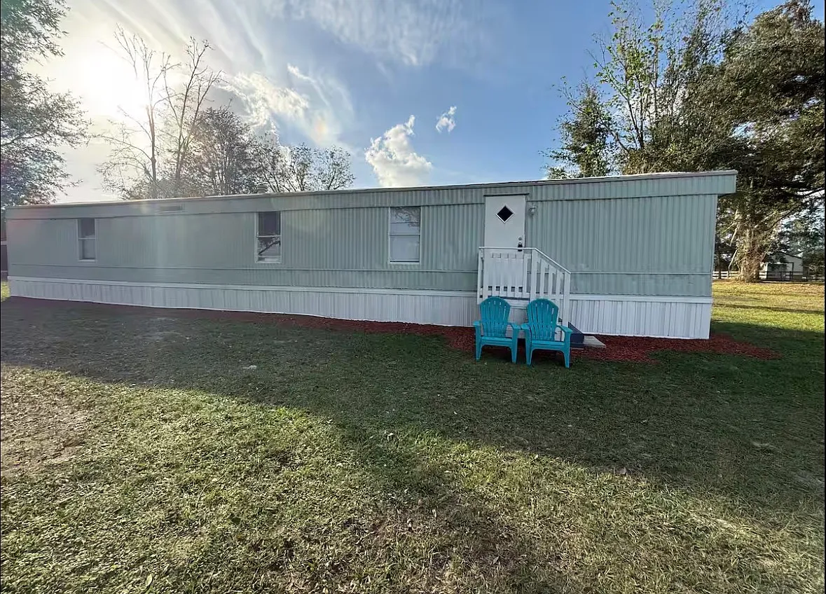 2864 SW Centerville Ave — Photo 3