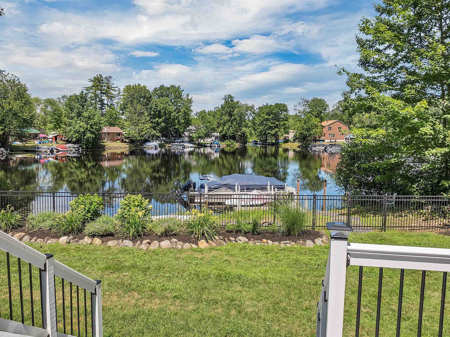 最安値です。NEIGHBORHOOD NH.ODE PT 8 Nancy Drive, Belmont, NH 03220 | Zillow