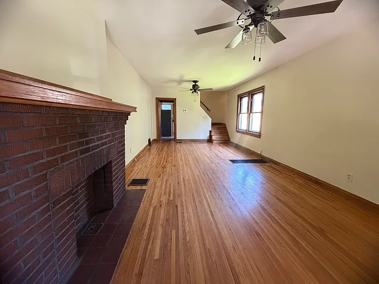 2757 Indianola Ave — Photo 3