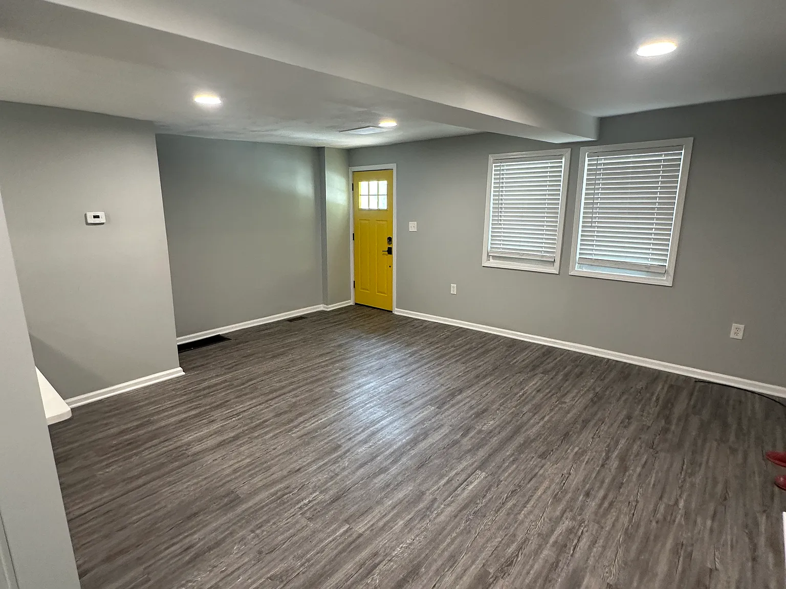 910 James Street — Photo 3