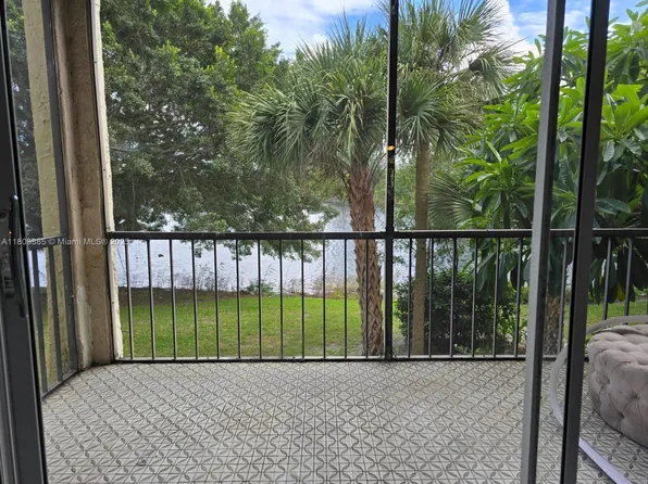 3300 Spanish Moss Ter APT 210, Lauderhill, FL 33319