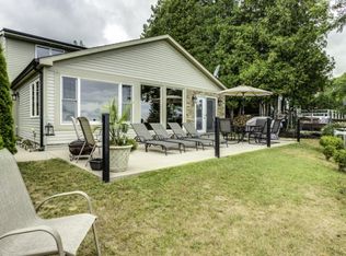 2843 Lakeshore Rd, Applegate, MI 48401