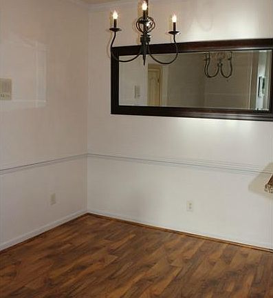 2nd image of 1091 Grand Oak Ln