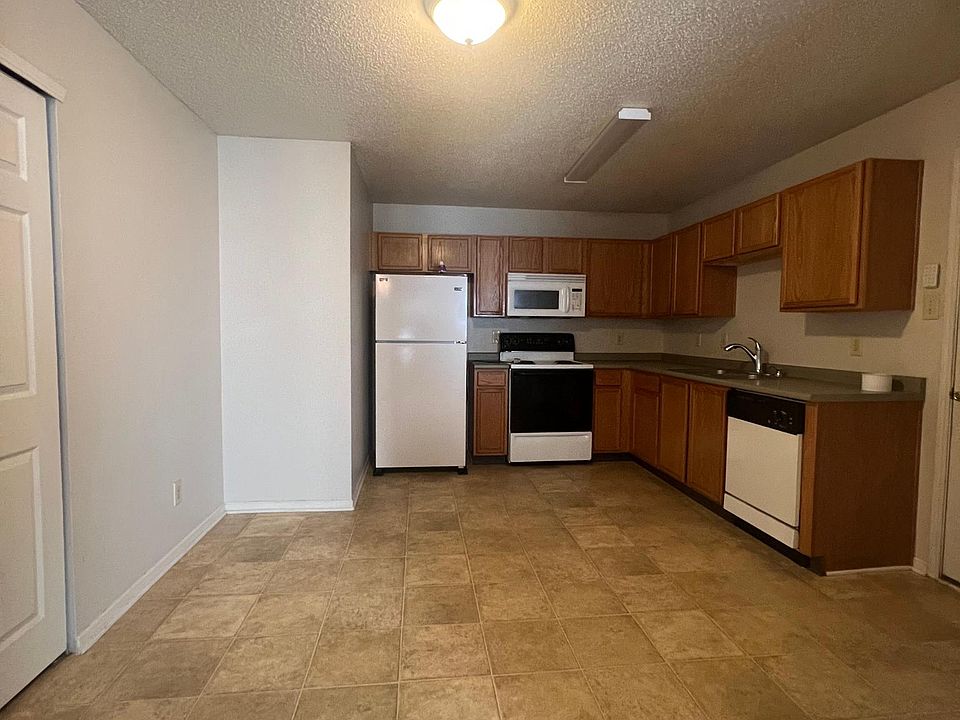 1st image of 2828 Redland Ln