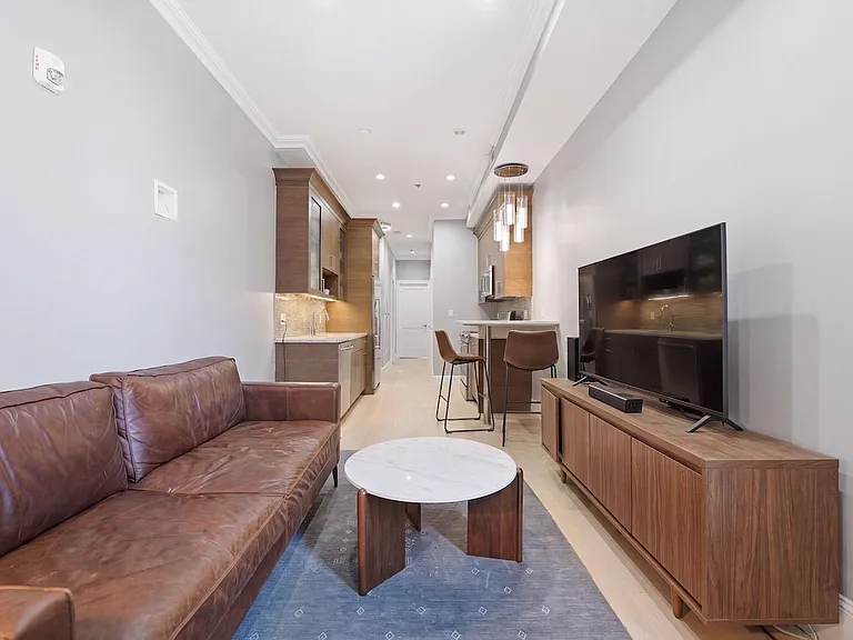 313 Washington St #4 — Photo 7